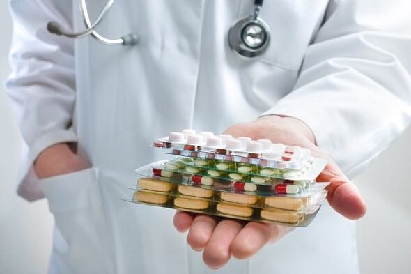 le médecin suggère des antibiotiques pour la prostatite